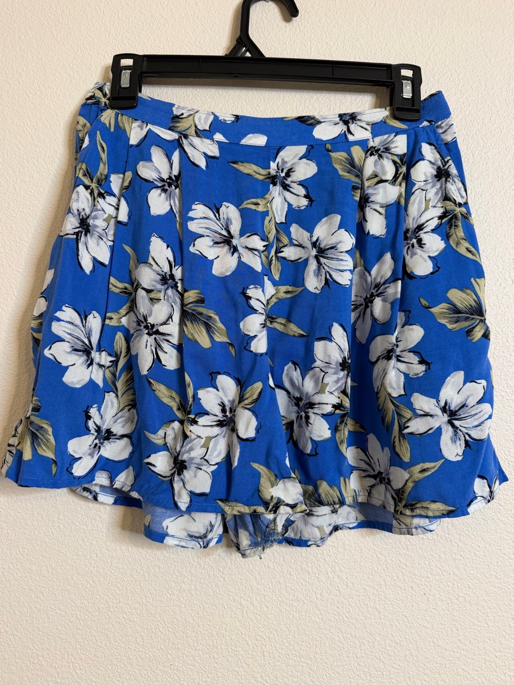 Hollister Blue Floral Shorts with Pockets